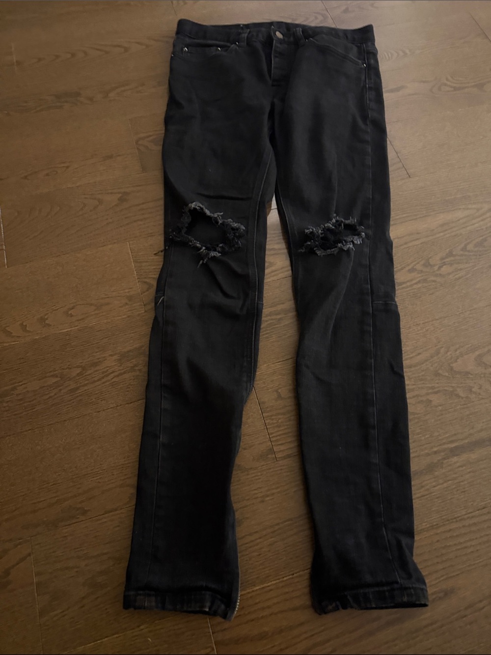 Black Distressed Women’s Jeans